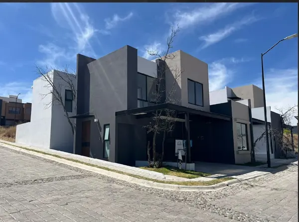 CASA EN FRACCIONAMIENTO MARBORE HARAS DEL BOSQUE