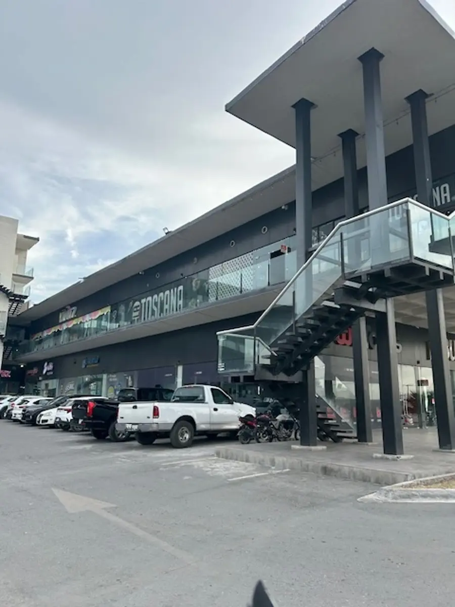 Local en renta en La Aurora, Saltillo — foto 1 de 12