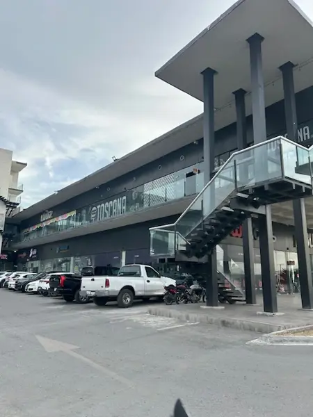 LOCAL COMERCIAL PLANTA BAJA DE 40 MTS PLAZA NOVVA