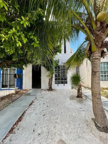 Casa en venta en Misión Villamar II, Solidaridad — foto 2 de 16