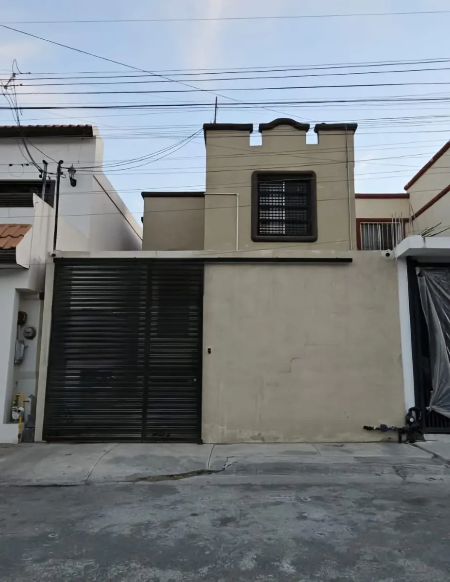 Casa en venta en Jardines de Santa Catarina, Santa Catarina — foto 1 de 25