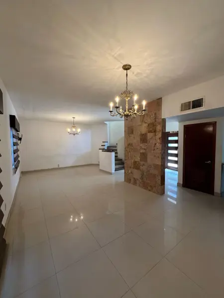 Casa en renta en Fuentes de los Nogales, Juárez — foto 3 de 22