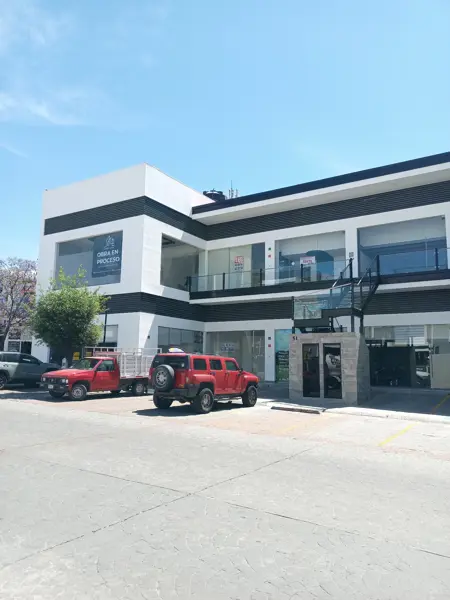 SE RENTA LOCAL COMERCIAL DE 32 MTS2 EN PLANTA BAJA EN MILENIO III