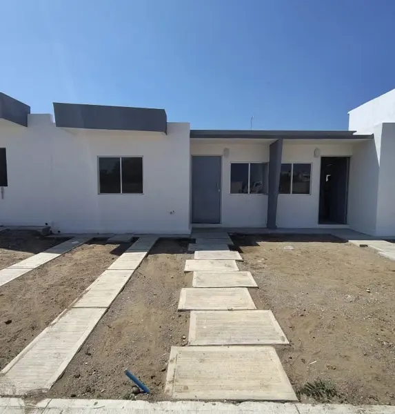 VENDO CASAS DE 1 NIVEL EN TORRENTES AEROPUERTO