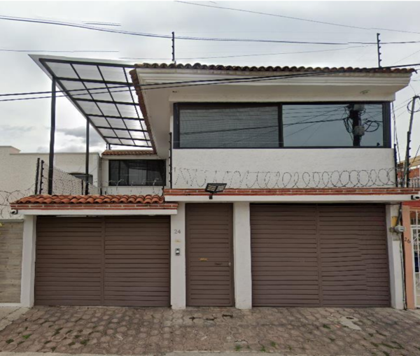 EXCELENTE CASA CON UN AMPLIO ESPACIO PARA EMPEZAR A DISFRUTAR.