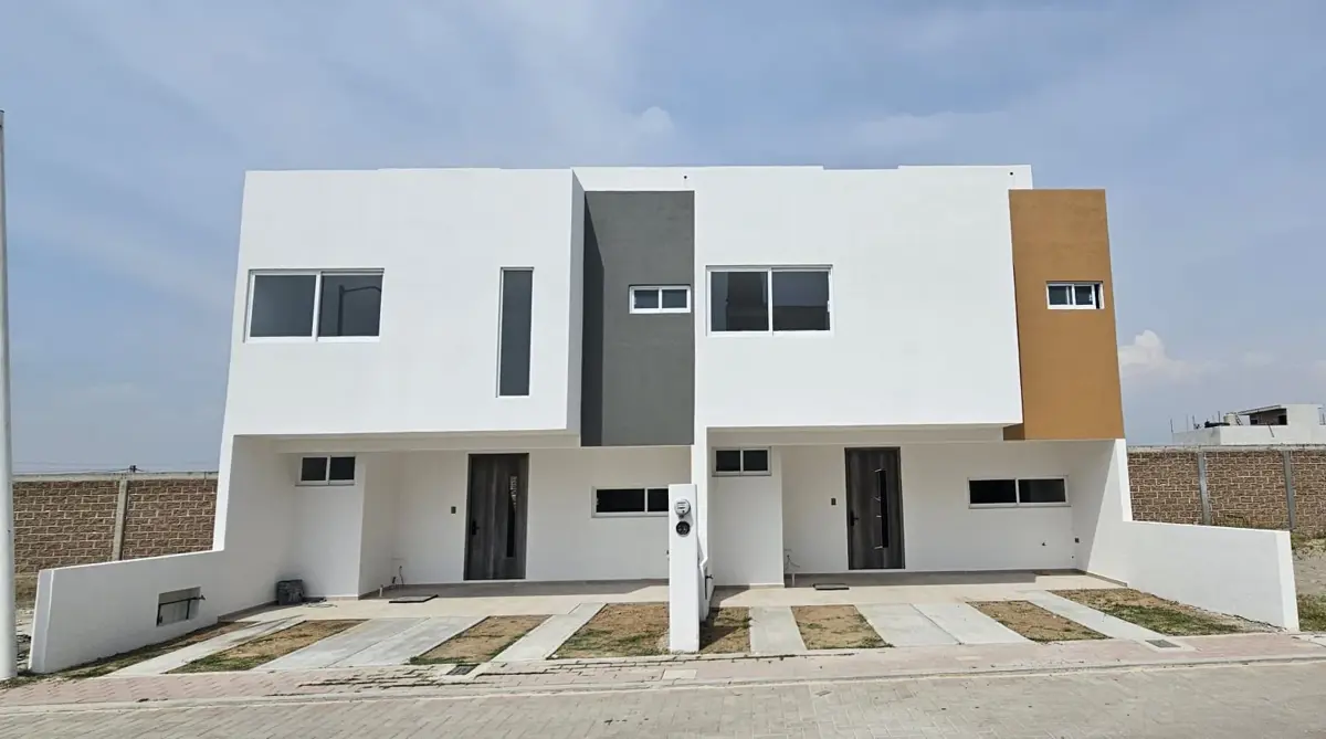 Casa en venta en San Francisco Ocotlán (Ocotlán), Coronango — foto 1 de 27