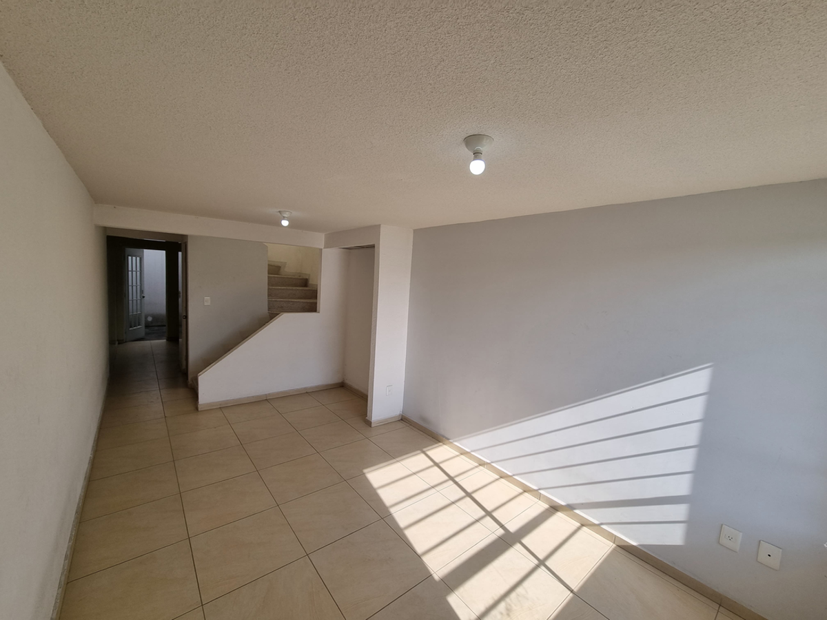 Casa en venta en Los Héroes Chalco III, Chalco — foto 1 de 23