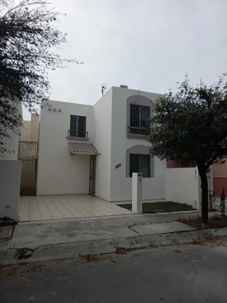 CASA EN RENTA EN JACARANDAS