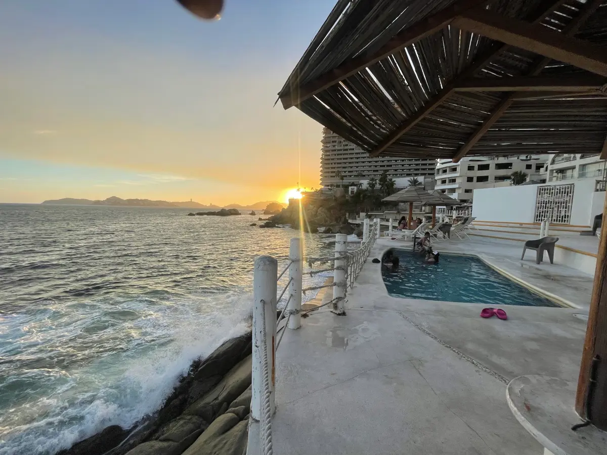 Hotel en venta en Club Deportivo, Acapulco de Juárez — foto 1 de 28