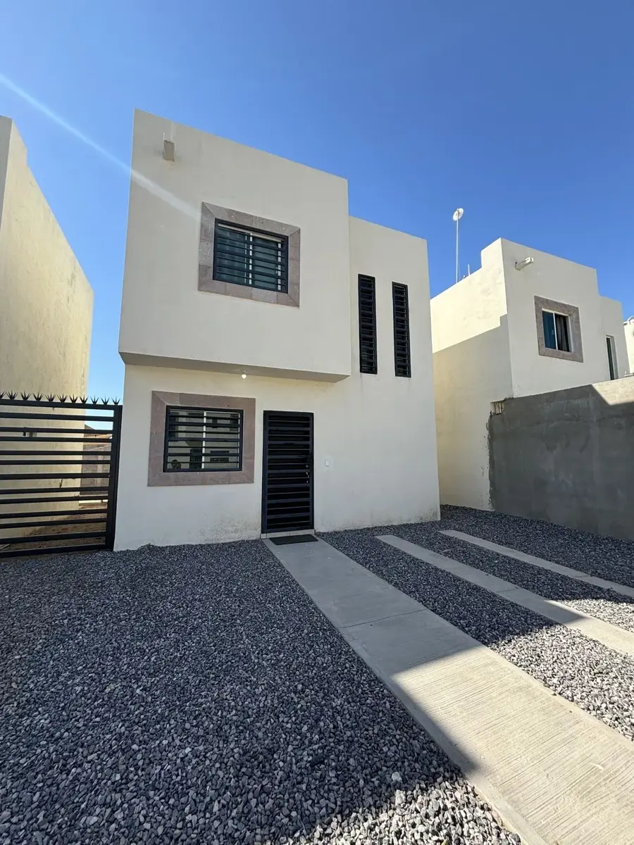 Casa en renta en Altamira Residencial, La Paz — foto 1 de 11