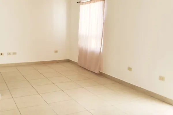 Casa en renta en Portal de las Lomas, Saltillo — foto 3 de 16