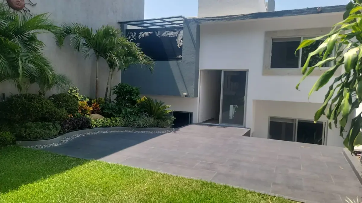 Casa en venta en La Cañada, Cuernavaca — foto 1 de 30