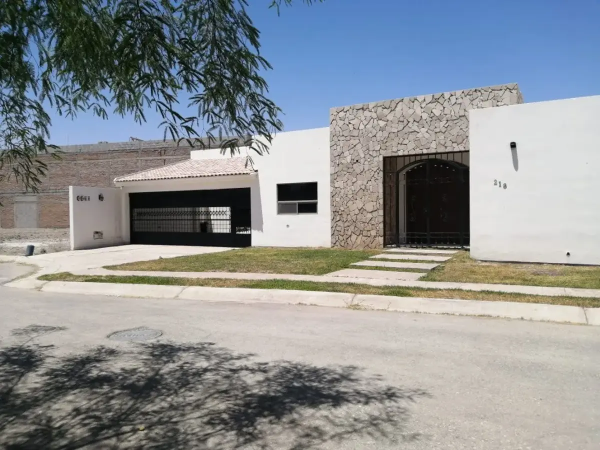 Casa en venta en Hacienda del Rosario, Torreón — foto 1 de 19