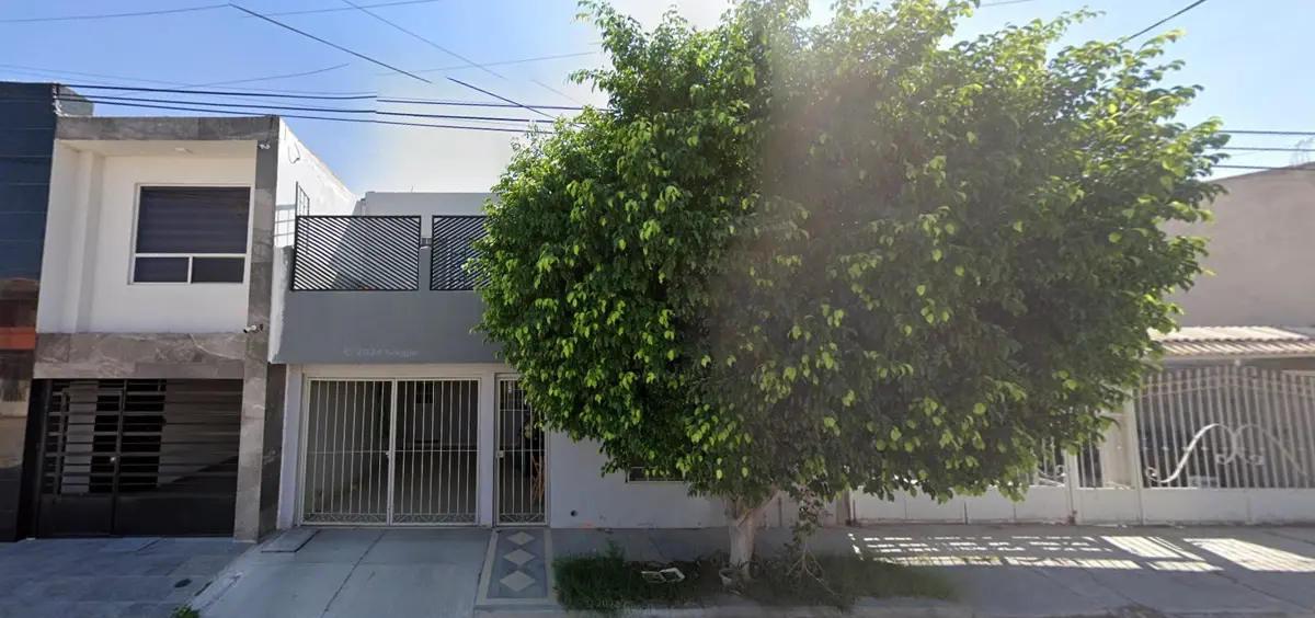 CASA DE ENTREGA INMEDIATA EN VIA LISBOA, FRACCIONAMIENTO ROMA, TORREON COAHUILA