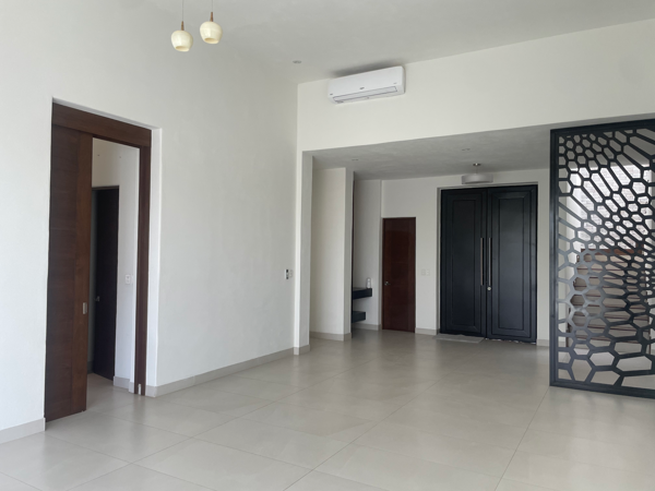 Casa en renta en Peña Alta, Saltillo — foto 2 de 34