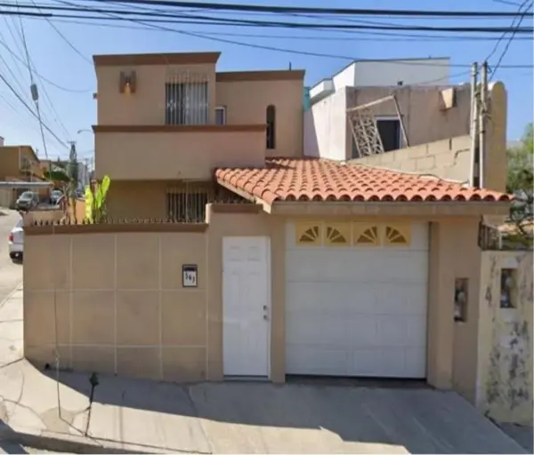 HERMOSA CASA BIEN UBICADA EN PLAYAS COSTA AZUL, TIJUANA.