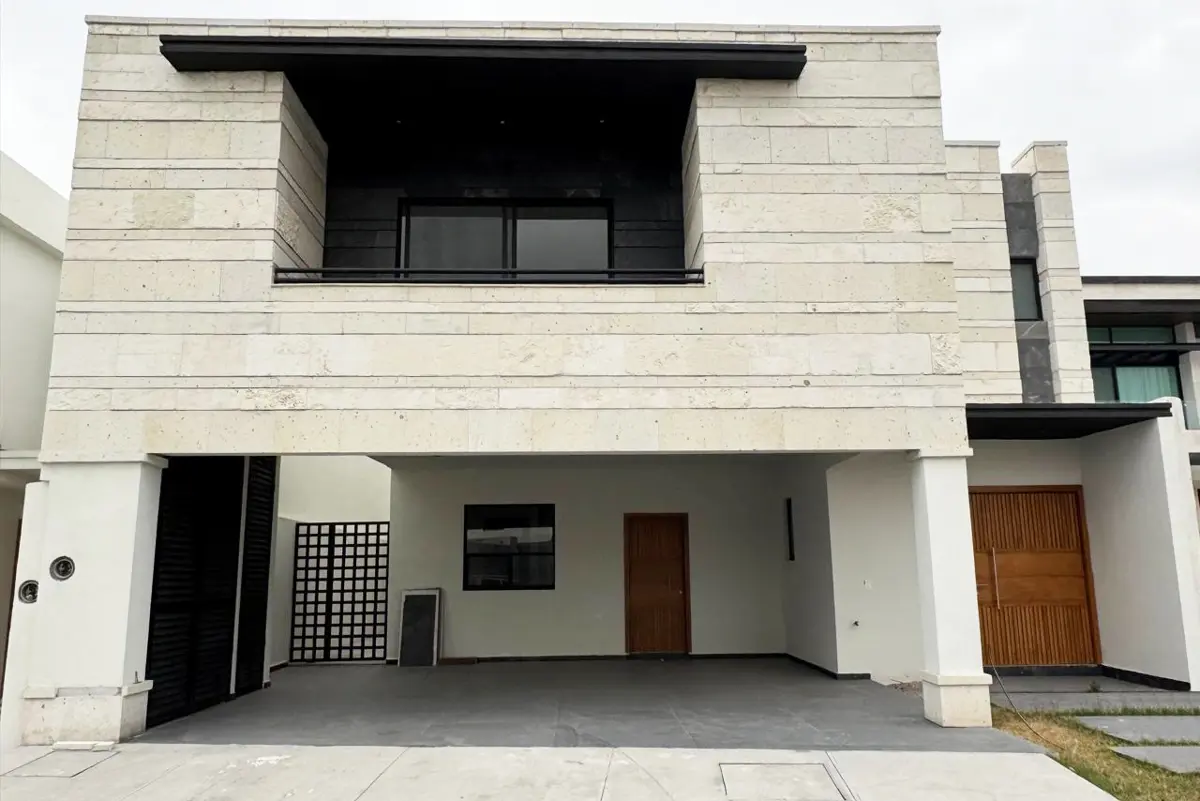Casa en VENTA en Residencial La Escondida Casa en VENTA en Residencial La Escondida
