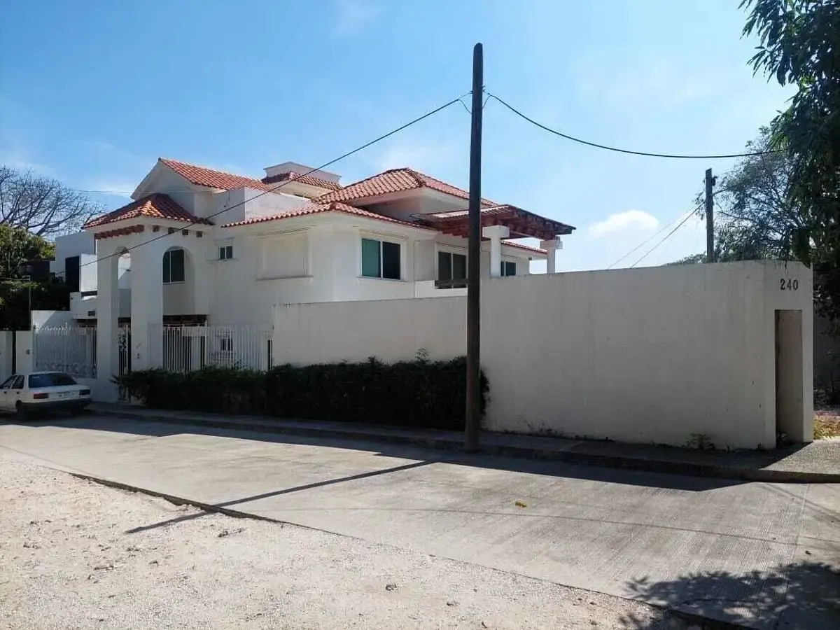 Casa en venta en Colinas del Sur, Tuxtla Gutiérrez — foto 1 de 20
