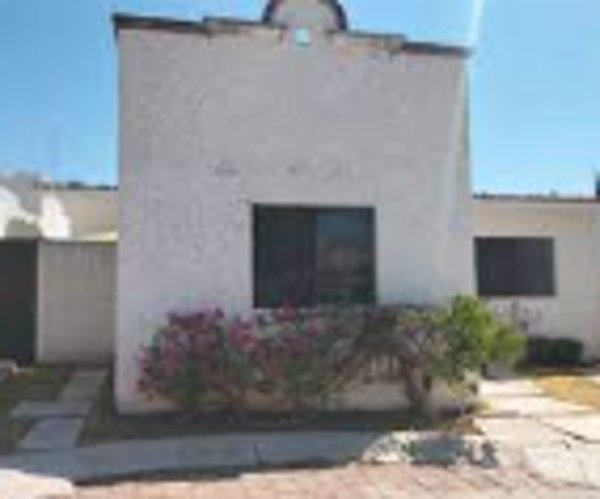COMPRALE DIRECTO AL BANCO LA CASA DE ENTREGA INM EN EL PUEBLITO LINDO IRAPUATO GTO