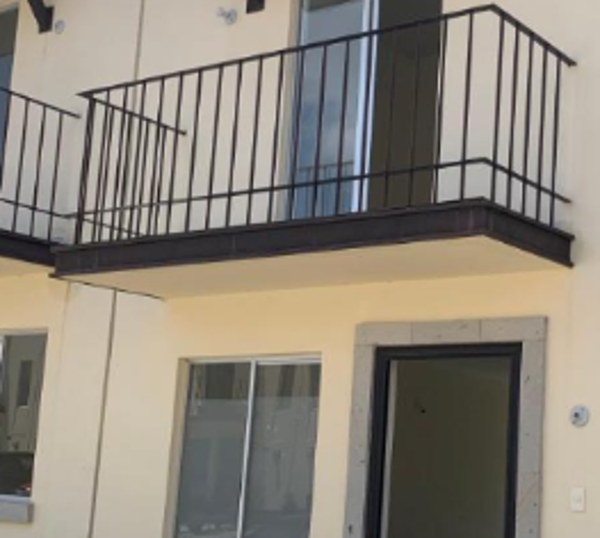 CASA DE ENTREGA INMEDIATA EN BOULEVARD EL CENTRO VIALIDAD CONDOMINAL, SAN MIGUEL, COL. ALTA CALIFOR.