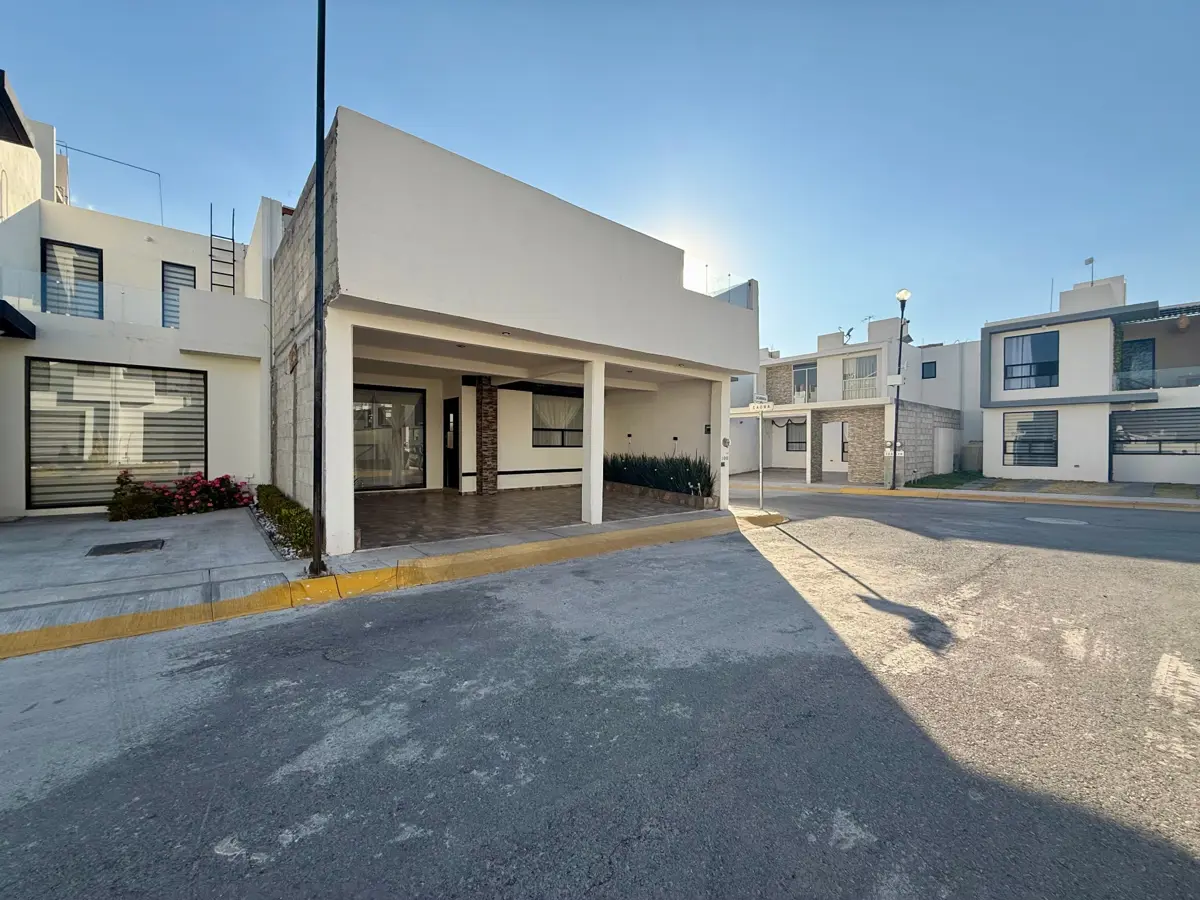 Casa en venta en Paseos de la Concepción, Pachuca de Soto — foto 1 de 26