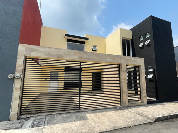 Casa en venta en Coatepec Centro, Coatepec — foto 2 de 16