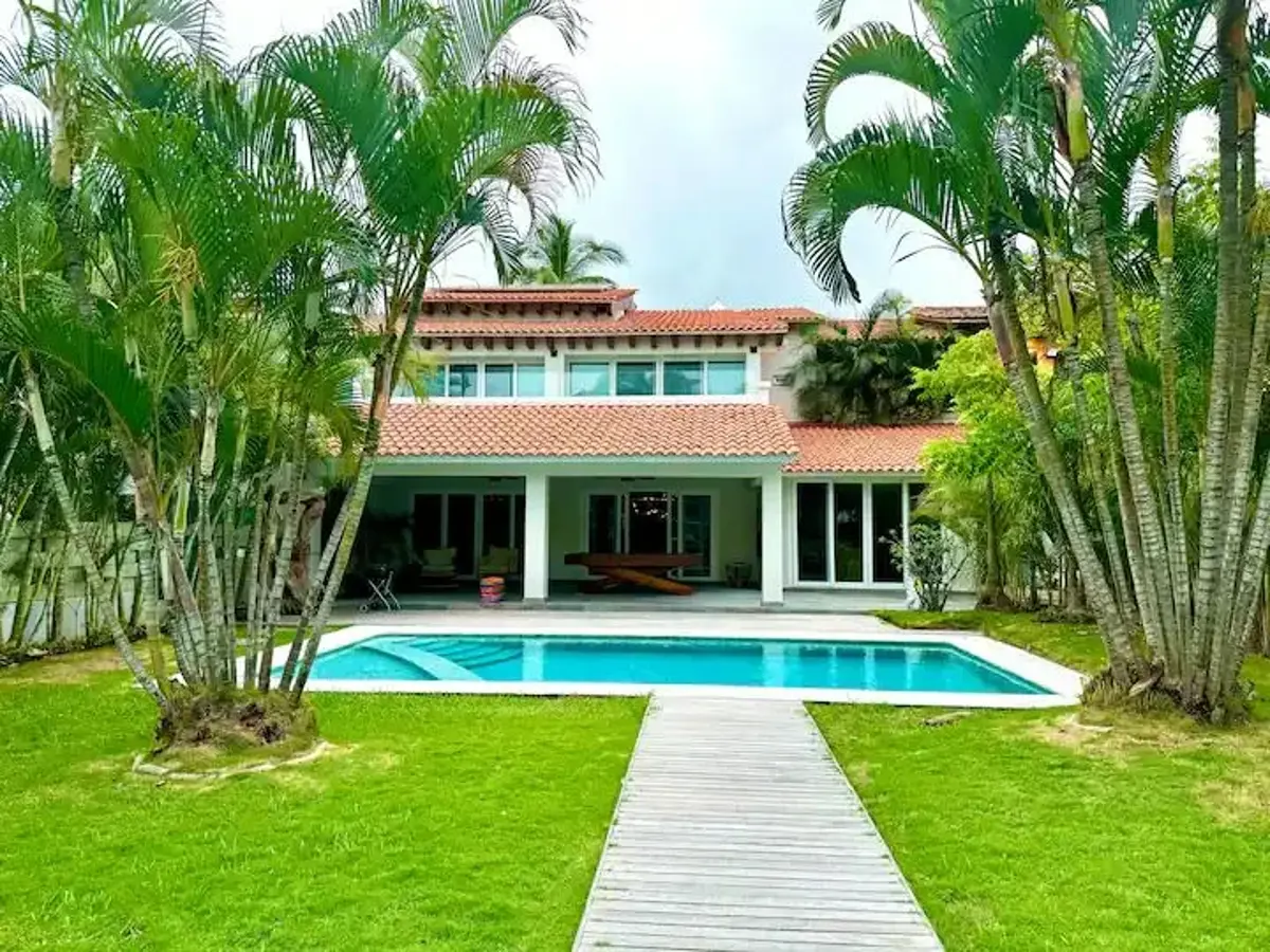 Casa en venta en Puerto Iguanas, Puerto Vallarta — foto 1 de 34