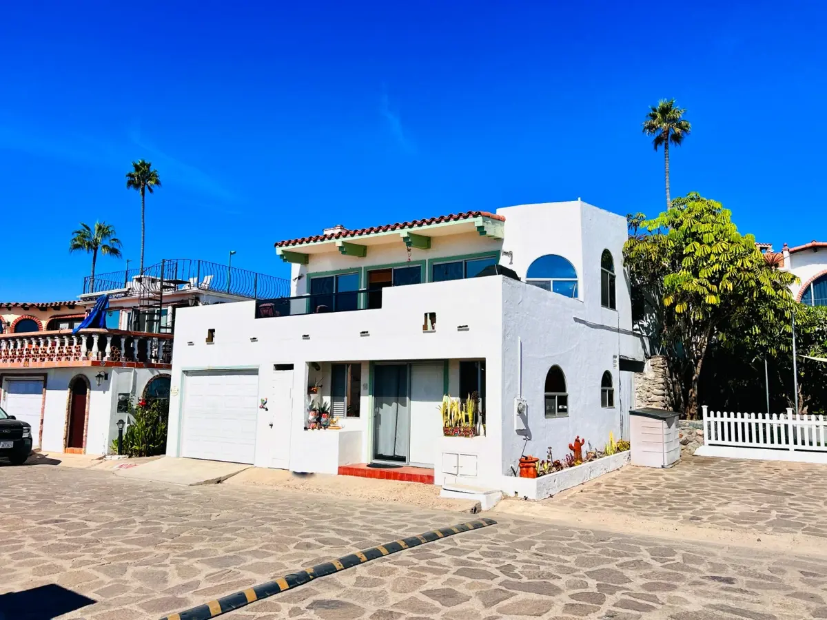 Casa en venta en Las Gaviotas, Playas de Rosarito — foto 1 de 50