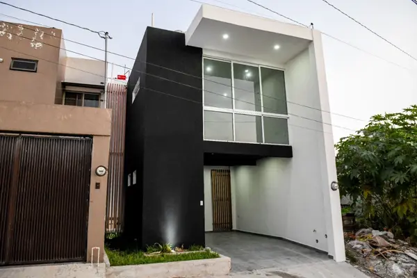 Casa en Venta en Las Galaxias, Tapachula - Espaciosa Vivienda de 3 Recámaras