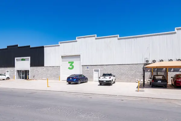 Bodega en Renta Cerca de Alsuper Las Etnias, Torreón