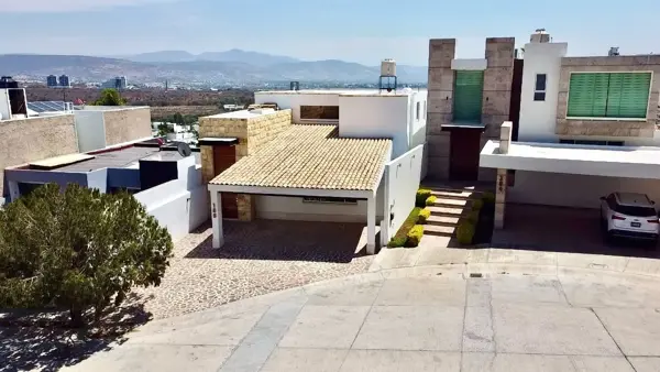 Casa en venta en Porta Fontana, León — foto 3 de 19
