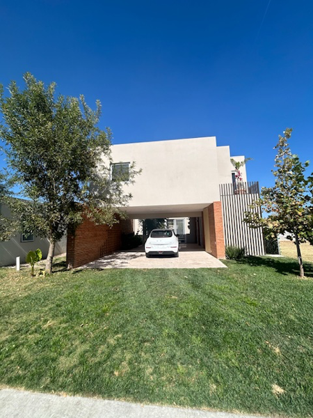 Casa en Residencial San Felipe en Mezquital, Durango - Oportunidad en Venta