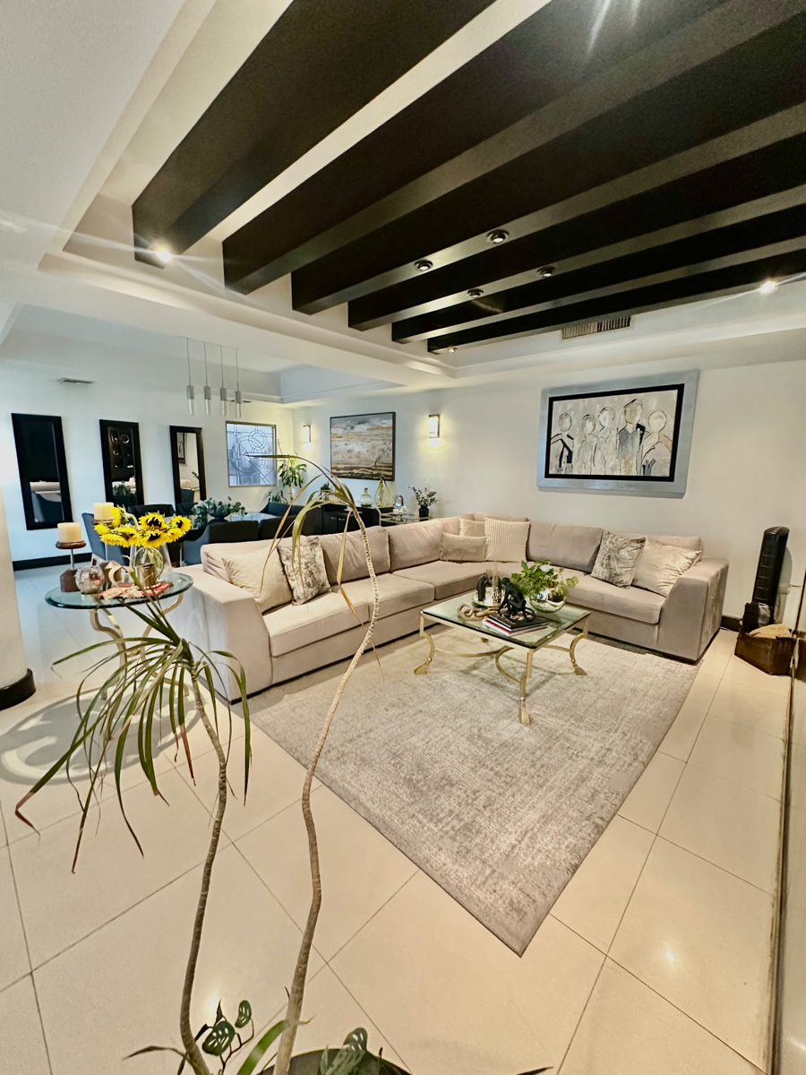 HERMOSA CASA EN RESIDENCIAL LAS ISABELES!!