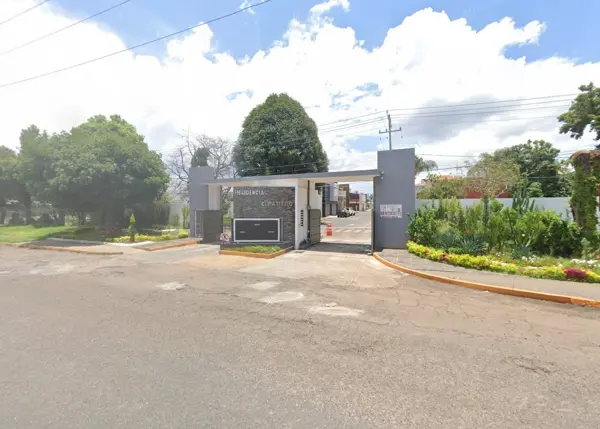 Casa en venta en Residencial Cupatitzio, Uruapan — foto 2 de 16