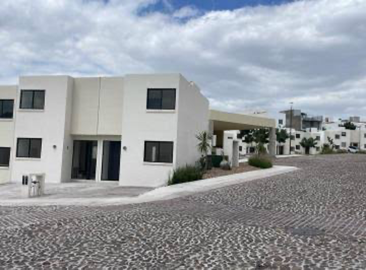 Casa en venta en Colinas del Santuario, Corregidora — foto 1 de 18