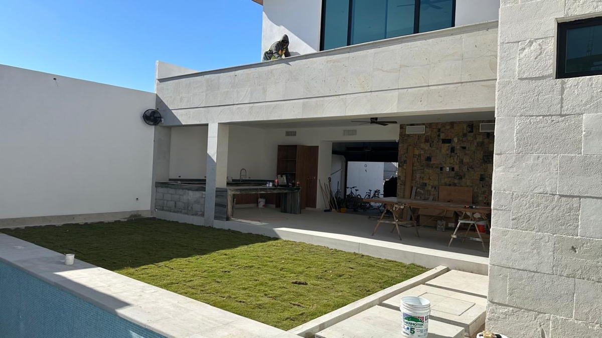 Casa en venta en Hacienda del Rosario, Torreón con alberca y cocina integral