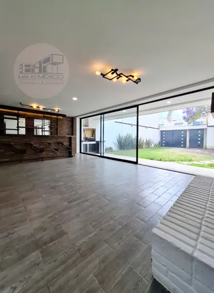 CASA EN RENTA CON ENORME JARDIN
