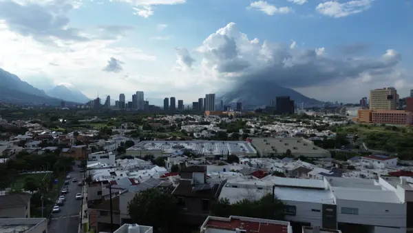 Terreno Descendente de 325 m² en Balcones de Campestre Spgg