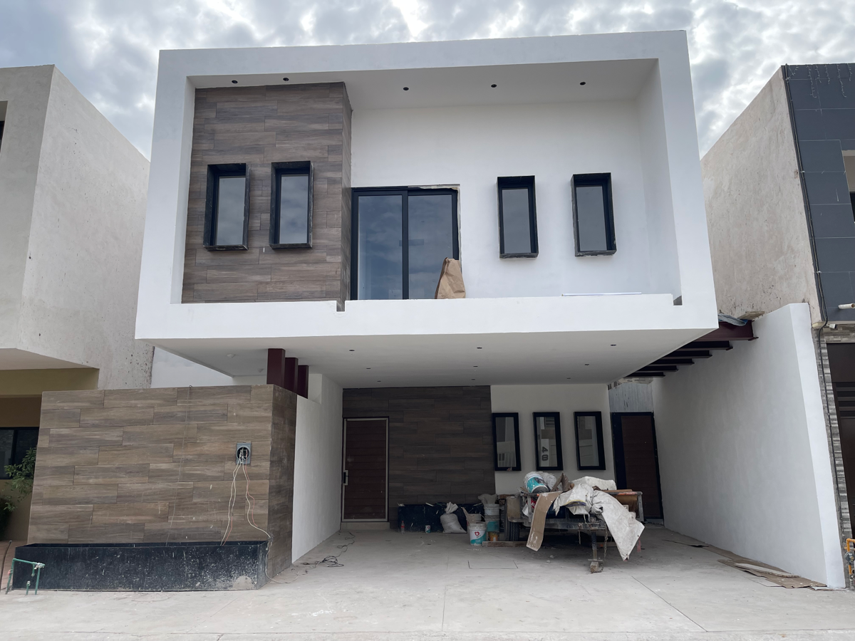 Casa en Venta en Viñedos, Torreón - Equipada con Lujo y Comodidad