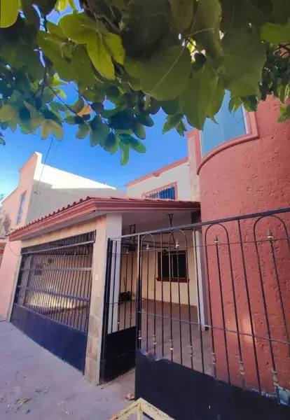 Casa en venta en Sección 38, Torreón — foto 2 de 6