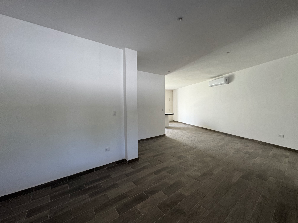 Apartamento en Renta en Los Viñedos, Coahuila: 3 Recámaras, 3.5 Baños, Cerca de Servicios Clave