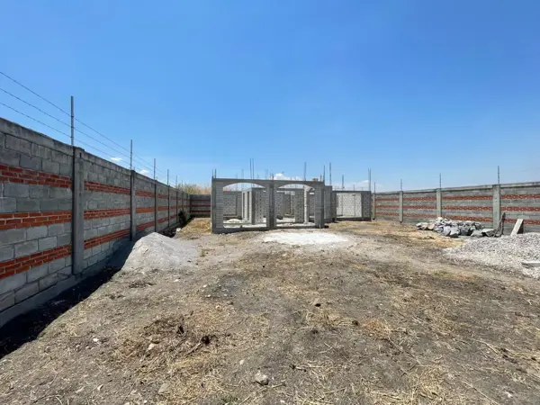 TERRENO CON OBRA NEGRA, ESCRITURA, EN TEQUESQUITENGO,MOR.