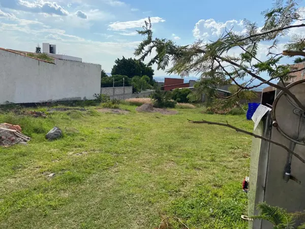 Terreno en venta en Colinas del Bosque 2a Sección, Corregidora — foto 2 de 4