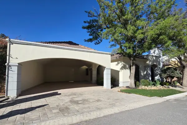 Casa en venta en Villas de San Carlos, Saltillo — foto 2 de 32