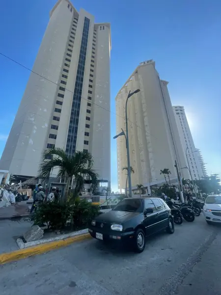 Edificio en venta en Club Deportivo, Acapulco de Juárez — foto 3 de 67
