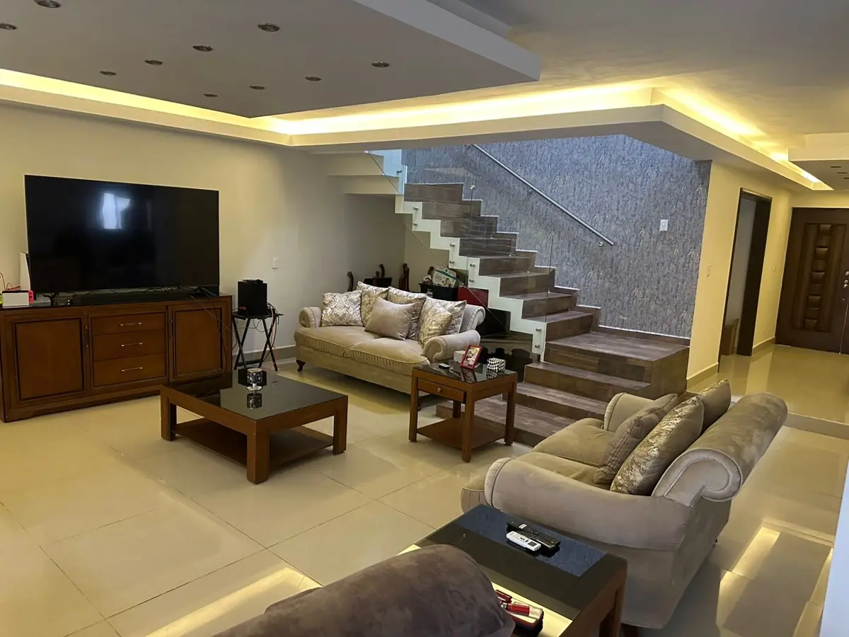 Vista 4 de Casa en Venta en Estrella Torreón – Con Piscina y Espacios Amplios