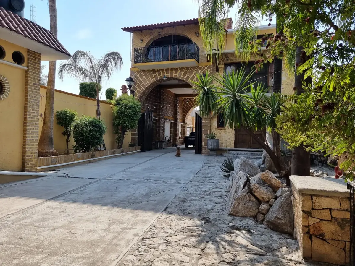 Casa en venta en Temixco Centro, Temixco — foto 1 de 11