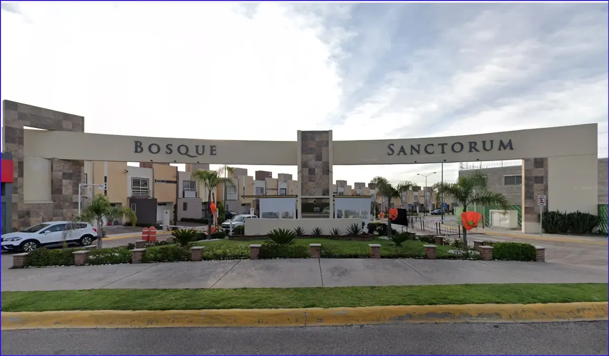 Casa en venta en Bosque Sanctorum, Cuautlancingo — foto 1 de 18