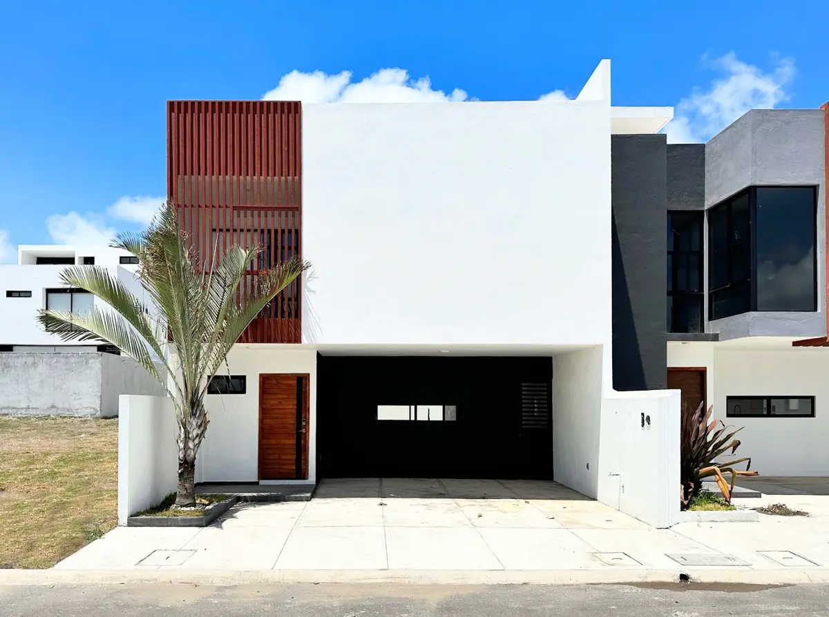 Casa en venta en Lomas de la Rioja, Alvarado — foto 1 de 20