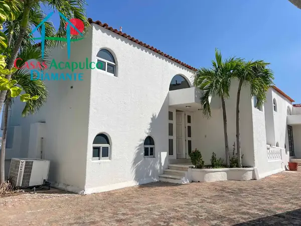 Casa en venta en Playa Guitarrón, Acapulco de Juárez — foto 2 de 108
